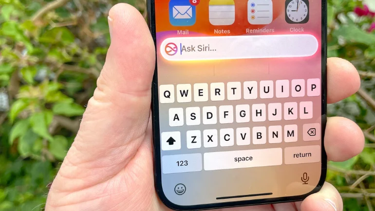 Cách nhanh nhất để truy cập ChatGPT và Siri trên iOS 18.2